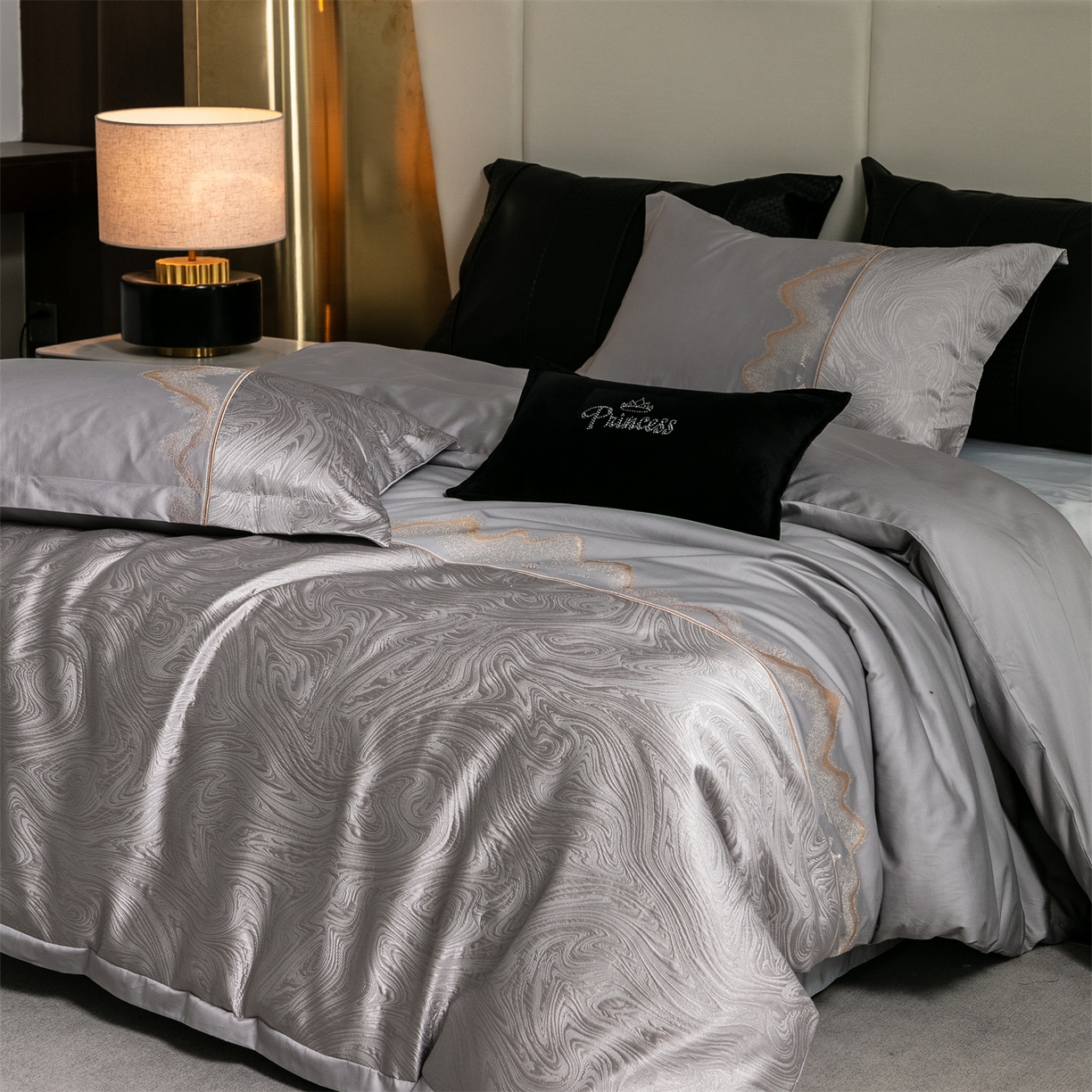 91家纺网 家纺一手货源 找家纺 （总）鑫豪 2025新款涤棉拼接高精密提花四件套罗马恋曲系列