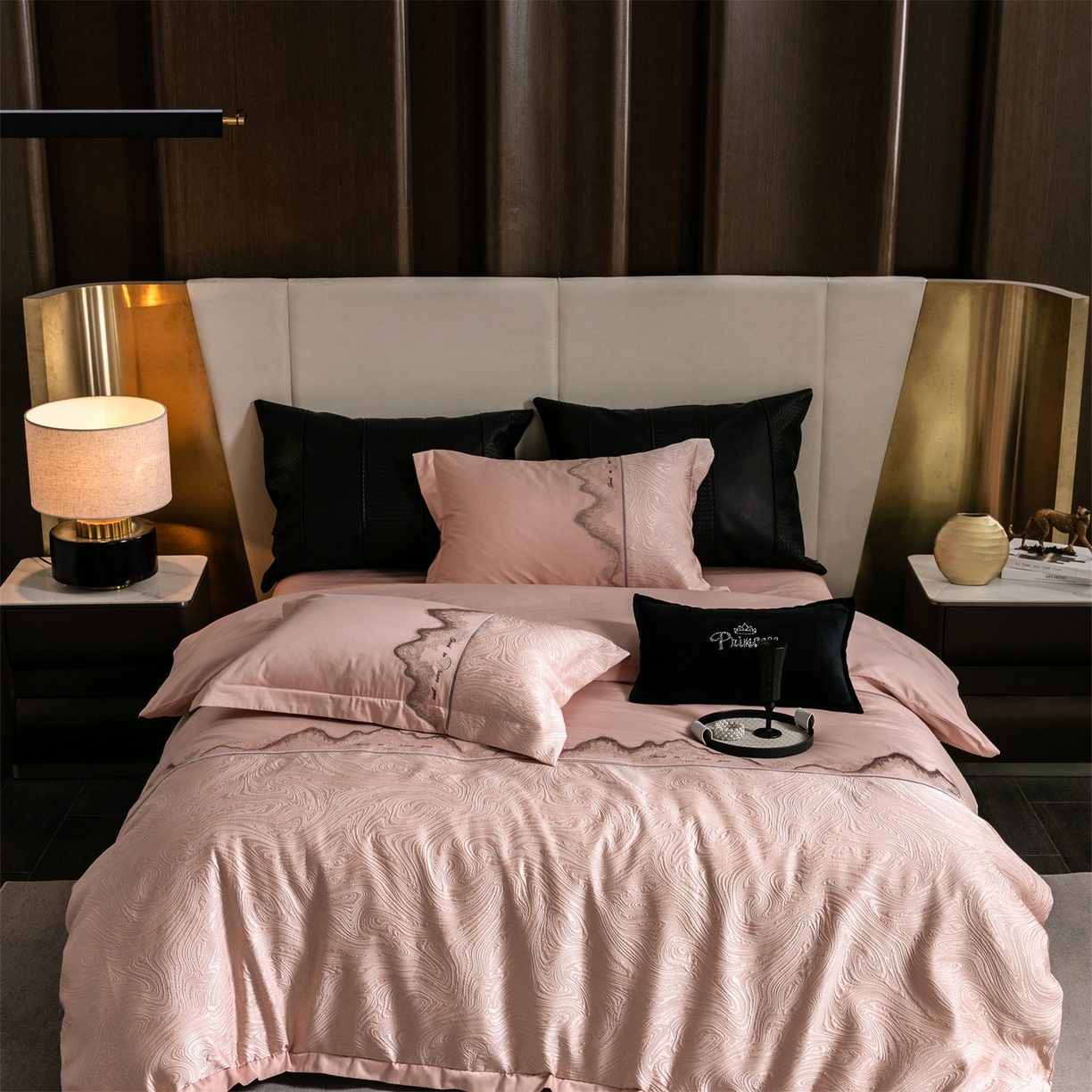 91家纺网 家纺一手货源 找家纺 （总）鑫豪 2025新款涤棉拼接高精密提花四件套罗马恋曲系列