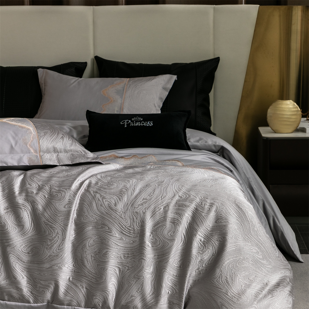 91家纺网 家纺一手货源 找家纺 （总）鑫豪 2025新款涤棉拼接高精密提花四件套罗马恋曲系列