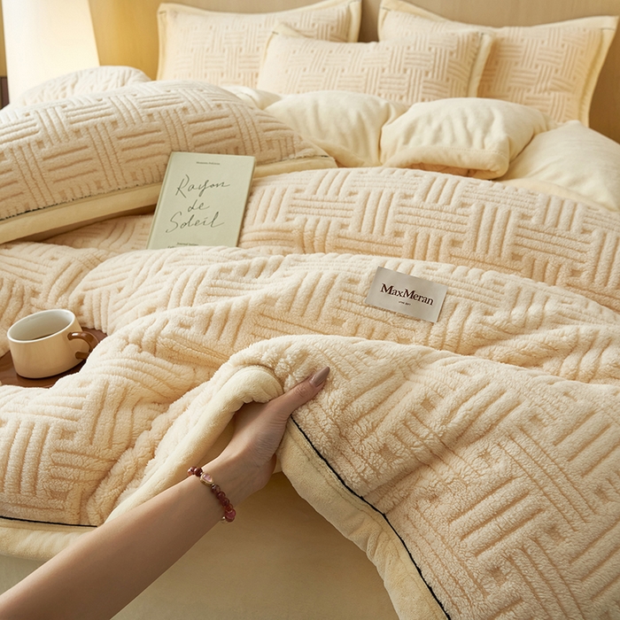 91家纺网 家纺一手货源 找家纺 晨曦家纺 2025新款230克加厚保暖塔芙绒牛奶绒四件套法兰绒 简爱-奶黄