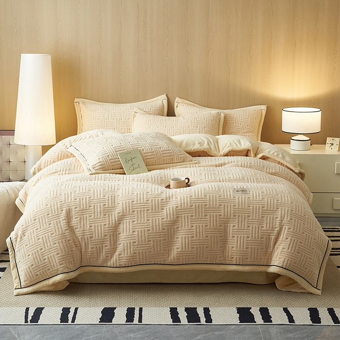 91家纺网 家纺一手货源 找家纺 晨曦家纺 2025新款230克加厚保暖塔芙绒牛奶绒四件套法兰绒 简爱-奶黄