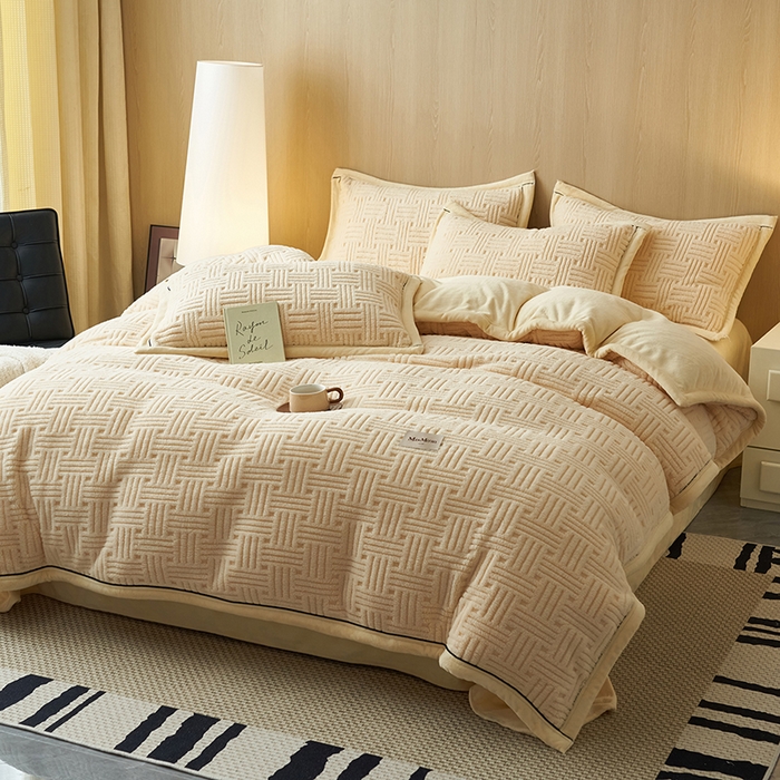 91家纺网 家纺一手货源 找家纺 晨曦家纺 2025新款230克加厚保暖塔芙绒牛奶绒四件套法兰绒 简爱-奶黄