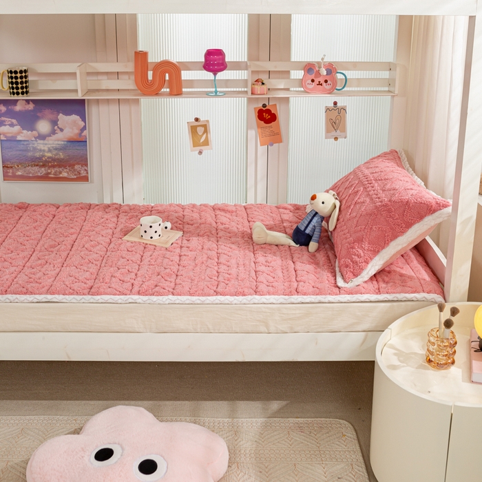 91家纺网 家纺一手货源 找家纺 暖芯优选 2025新款上下铺塔芙绒床垫 豆沙粉