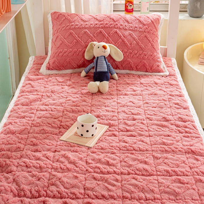 91家纺网 家纺一手货源 找家纺 暖芯优选 2025新款上下铺塔芙绒床垫 豆沙粉