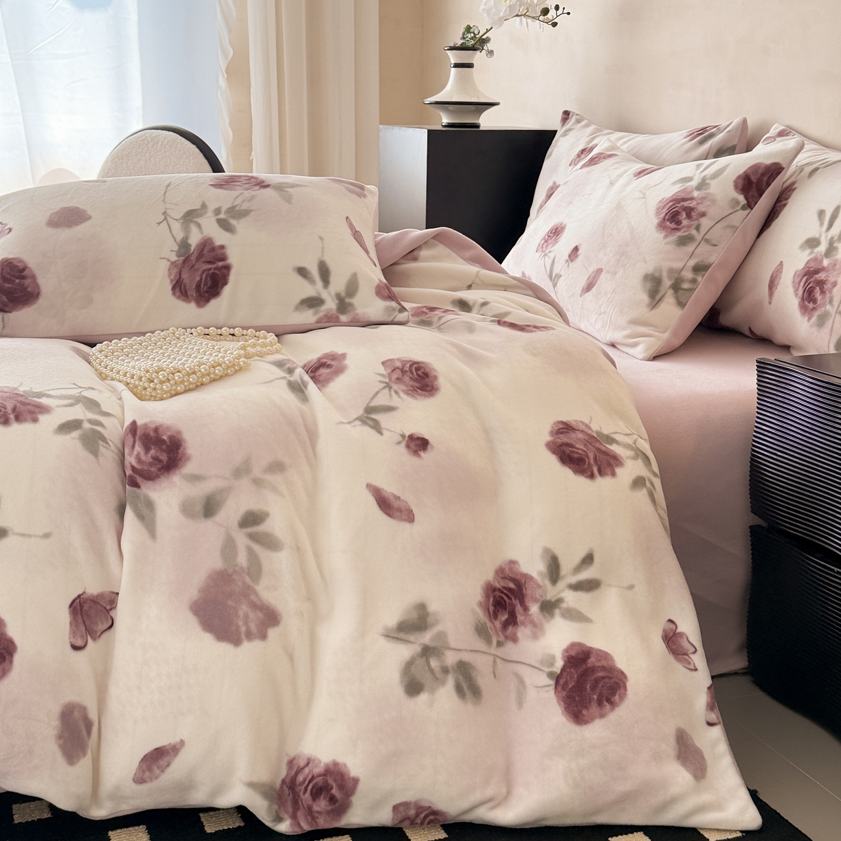 91家纺网 家纺一手货源 找家纺 典曼家纺 2025新款印花海獭绒加厚保暖四件套 满园花香