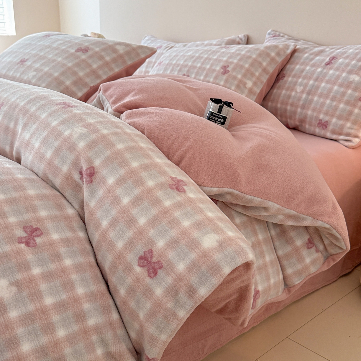 典曼家纺 2025新款印花海獭绒加厚保暖四件套 爱心蝴蝶结