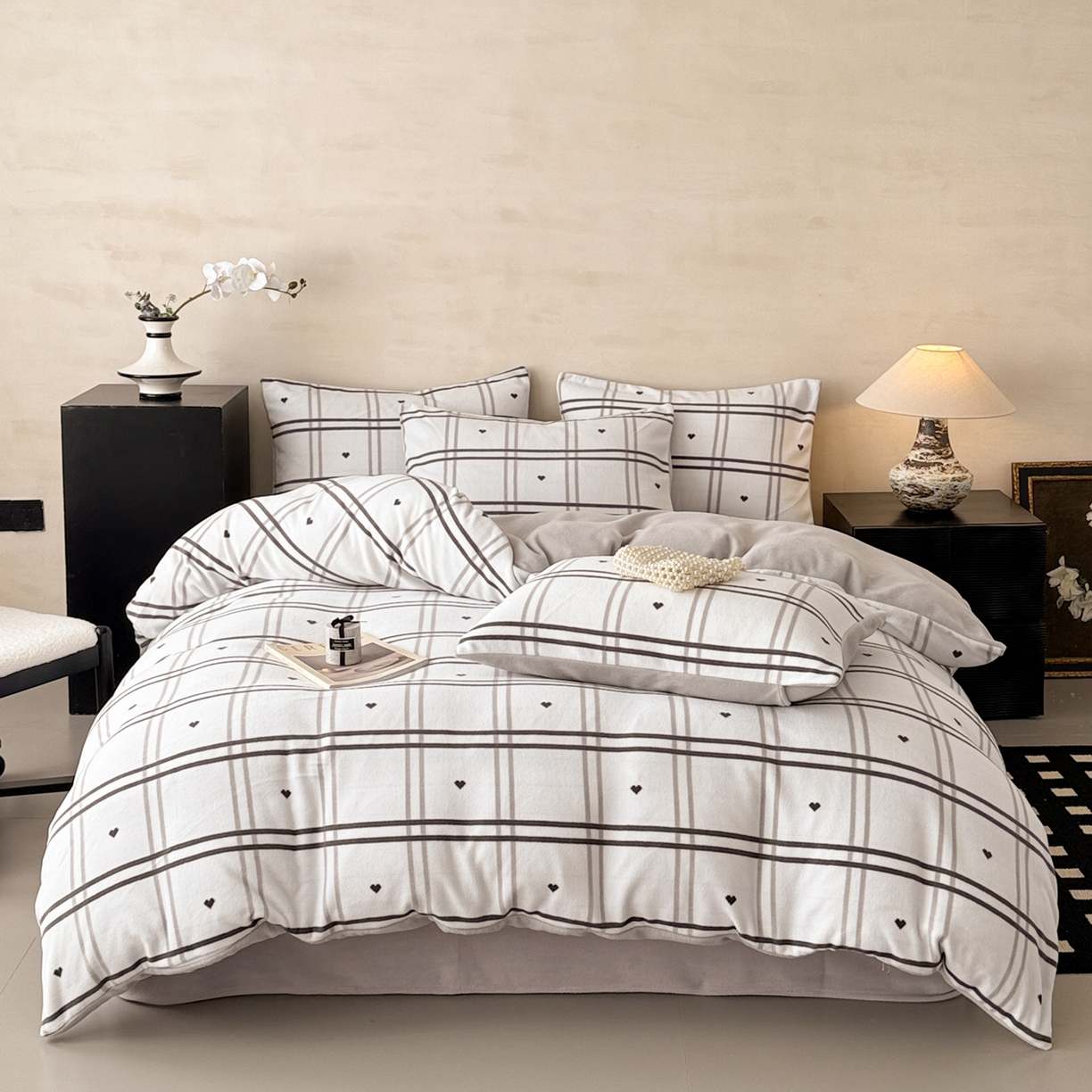 91家纺网 家纺一手货源 找家纺 典曼家纺 2025新款印花海獭绒加厚保暖四件套 格子爱心