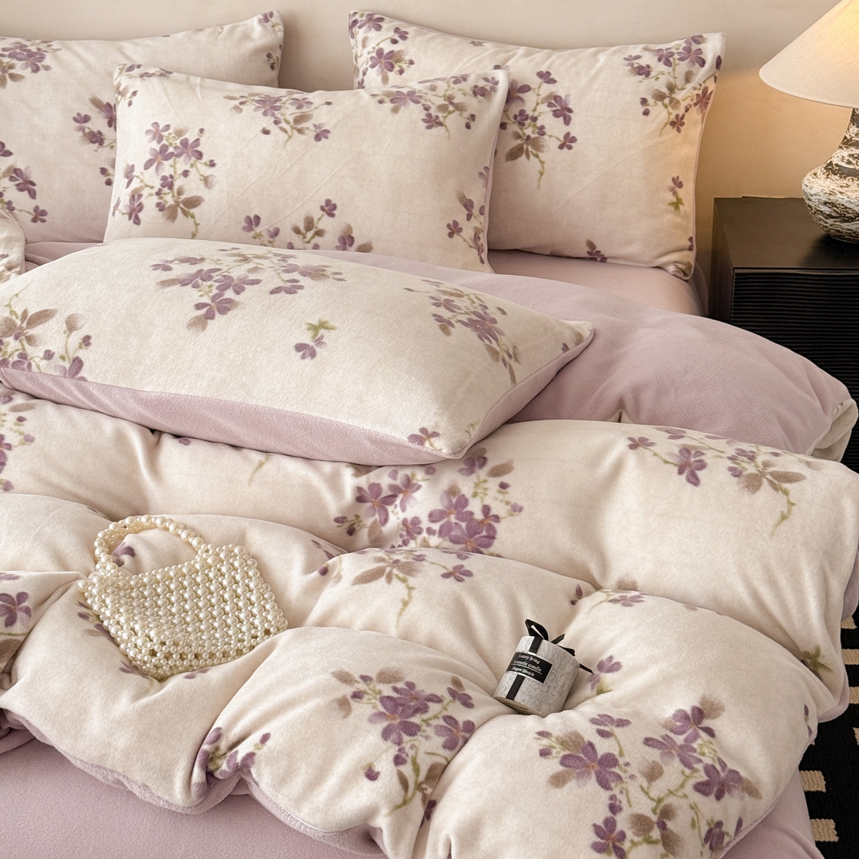 91家纺网 家纺一手货源 找家纺 典曼家纺 2025新款印花海獭绒加厚保暖四件套 紫藤花