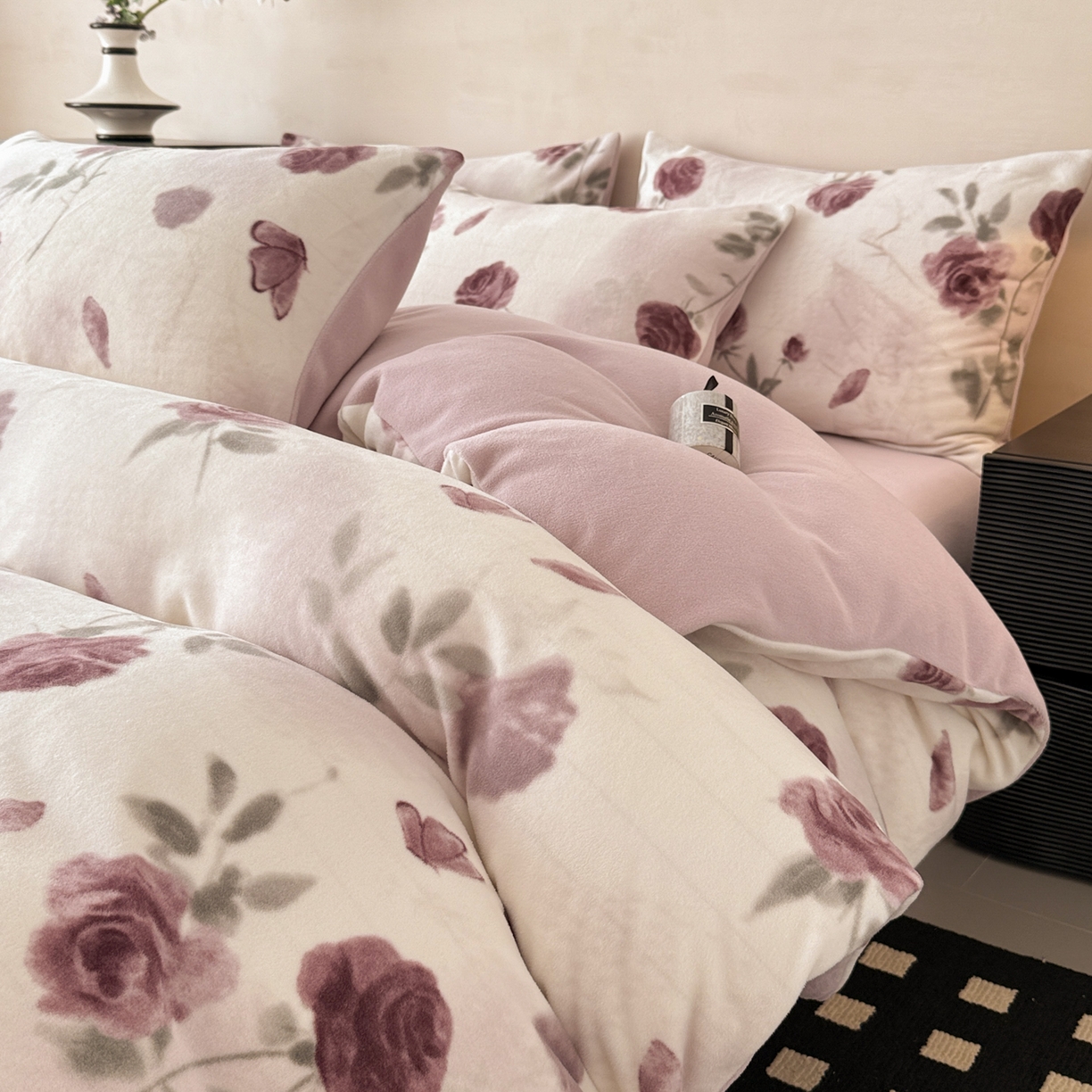 91家纺网 家纺一手货源 找家纺 典曼家纺 2025新款印花海獭绒加厚保暖四件套 满园花香