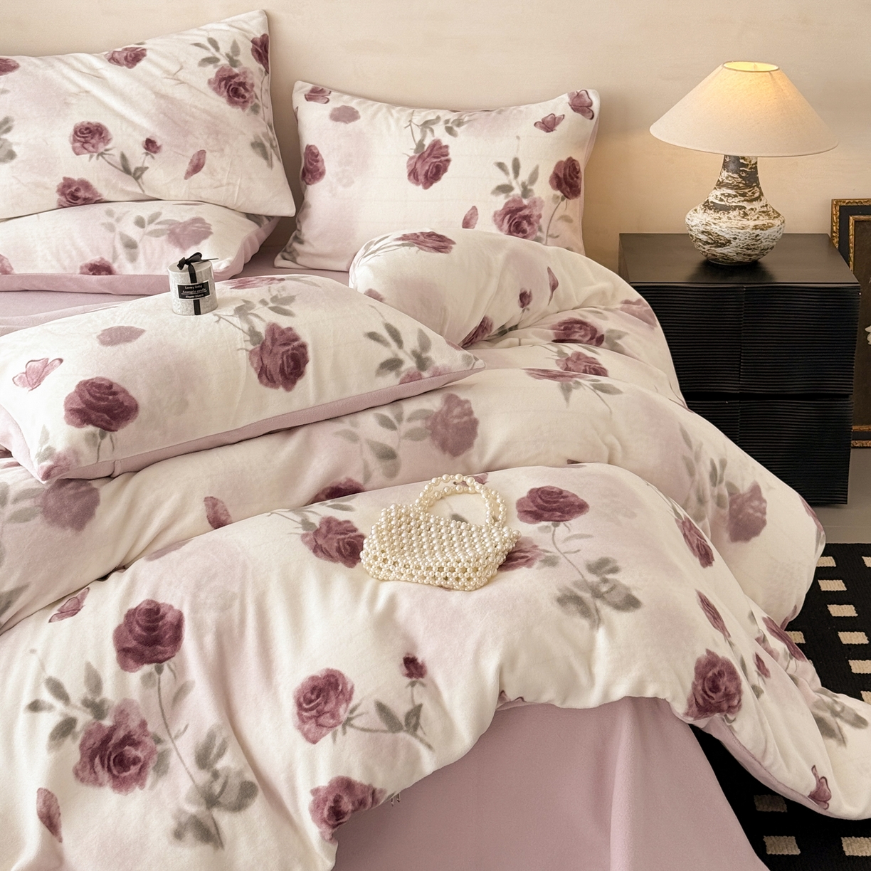 91家纺网 家纺一手货源 找家纺 典曼家纺 2025新款印花海獭绒加厚保暖四件套 满园花香