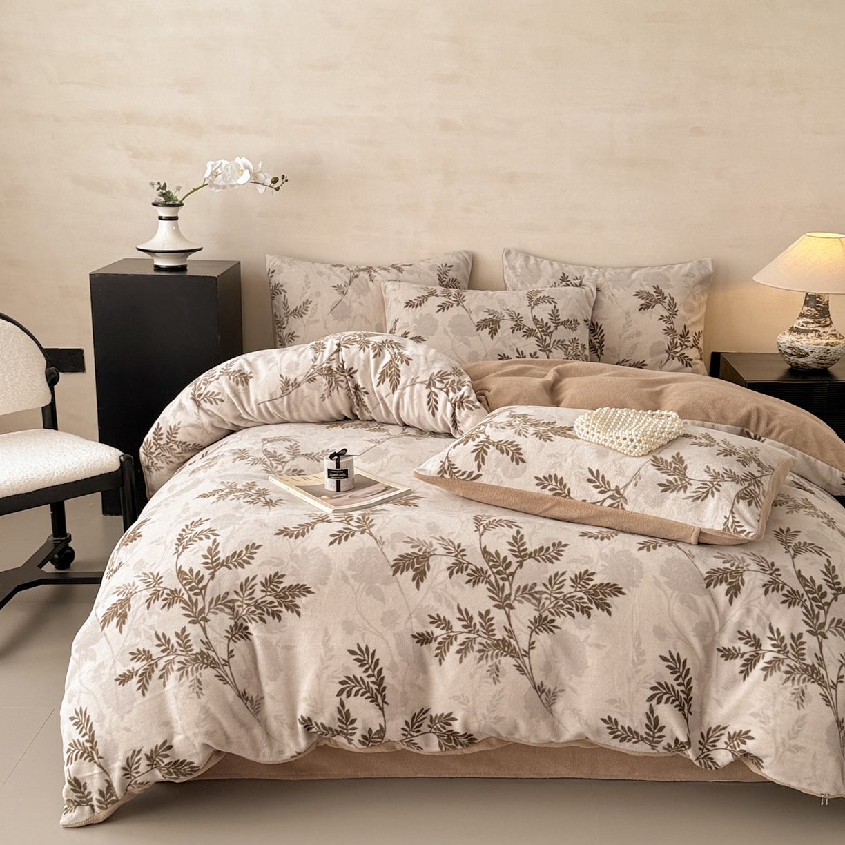 91家纺网 家纺一手货源 找家纺 典曼家纺 2025新款印花海獭绒加厚保暖四件套 叶纷飞