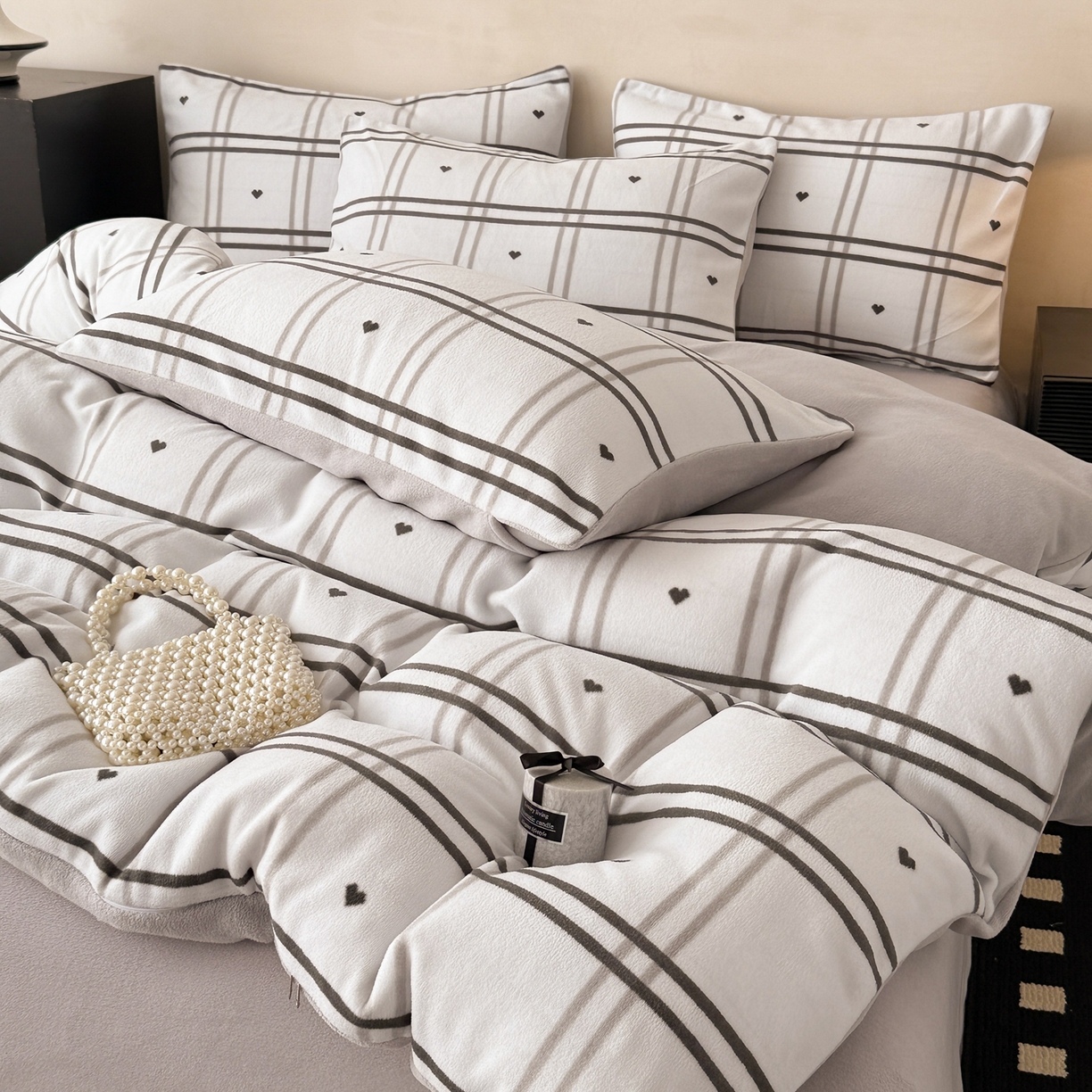 91家纺网 家纺一手货源 找家纺 典曼家纺 2025新款印花海獭绒加厚保暖四件套 格子爱心