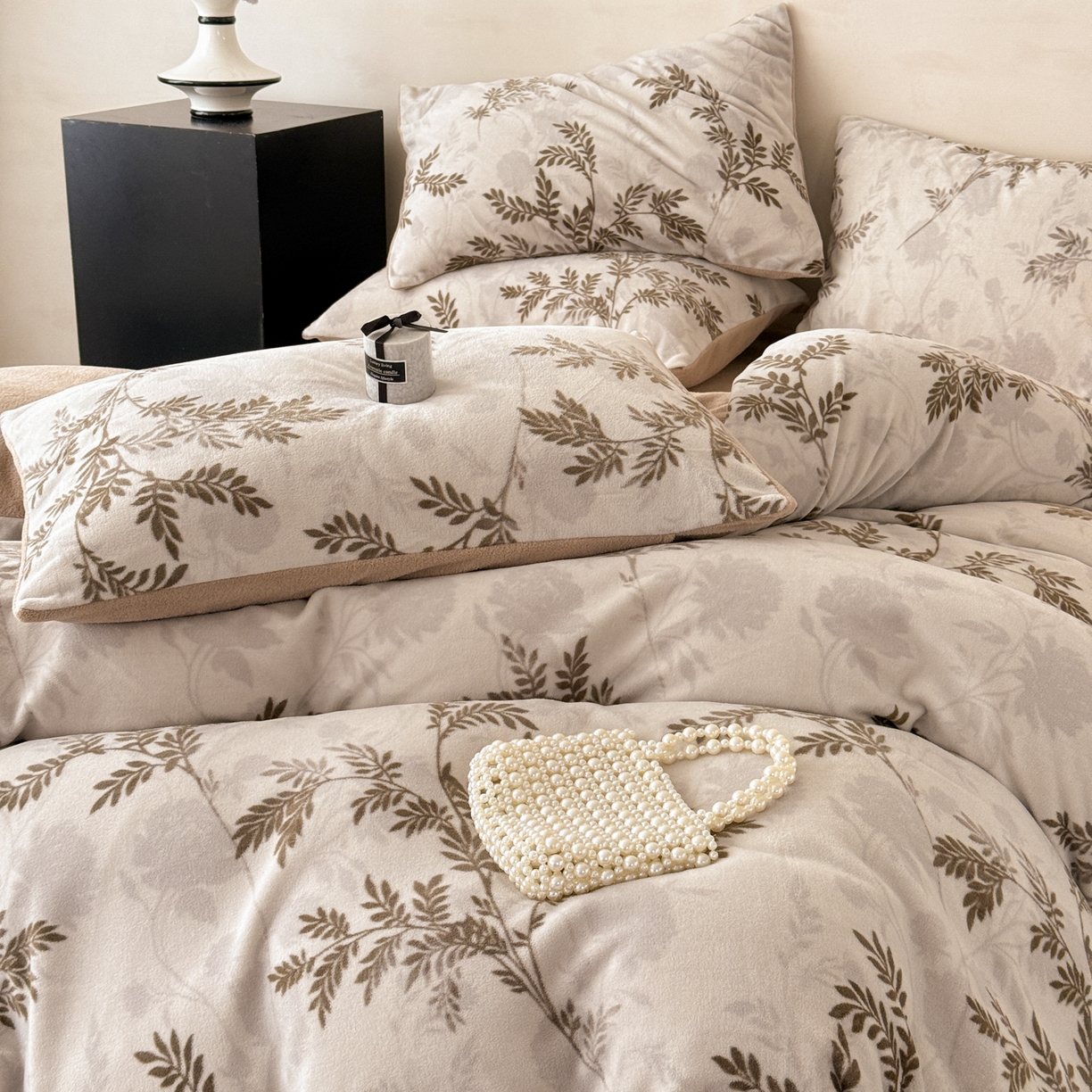 91家纺网 家纺一手货源 找家纺 典曼家纺 2025新款印花海獭绒加厚保暖四件套 叶纷飞