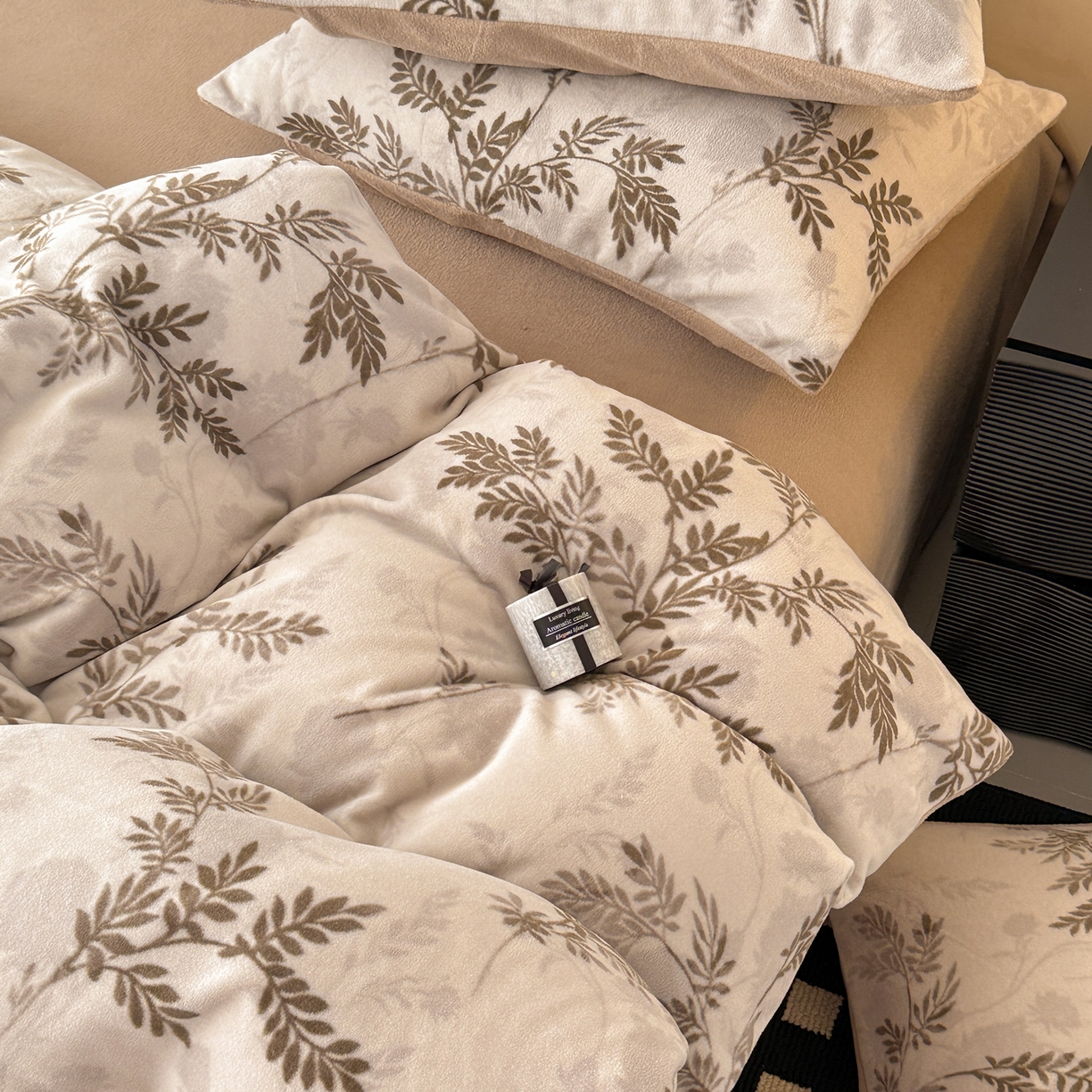 91家纺网 家纺一手货源 找家纺 典曼家纺 2025新款印花海獭绒加厚保暖四件套 叶纷飞