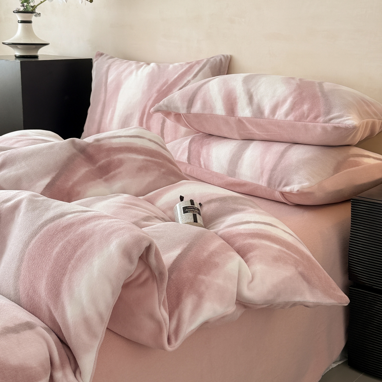 91家纺网 家纺一手货源 找家纺 典曼家纺 2025新款印花海獭绒加厚保暖四件套 渐变律动