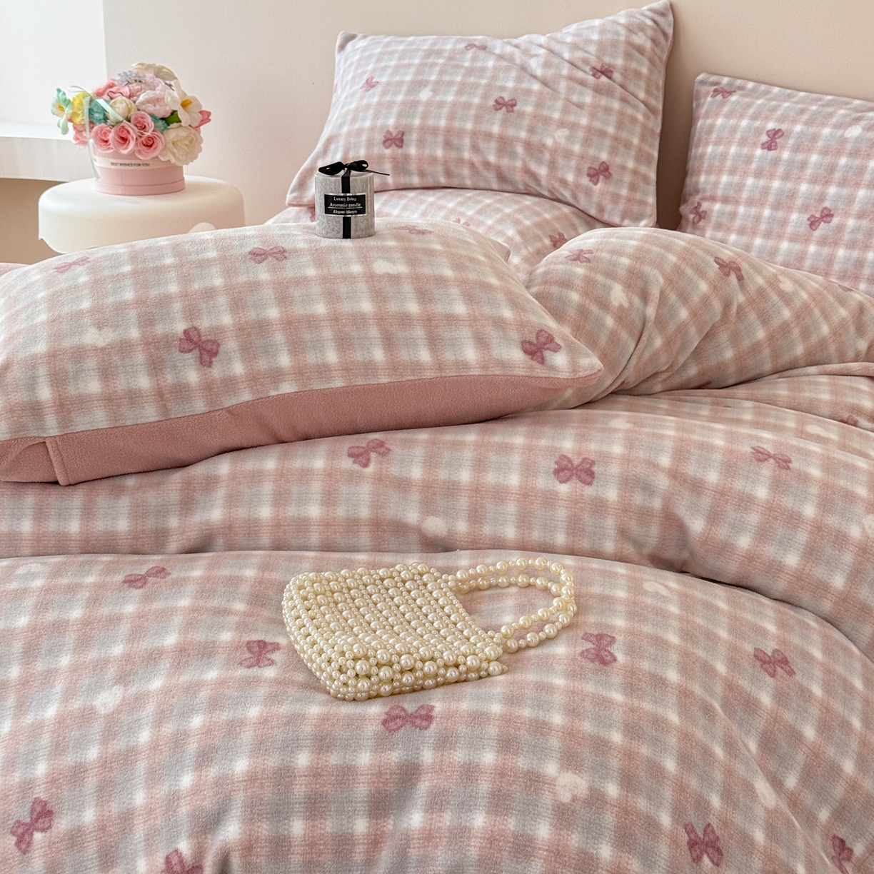 91家纺网 家纺一手货源 找家纺 典曼家纺 2025新款印花海獭绒加厚保暖四件套 爱心蝴蝶结