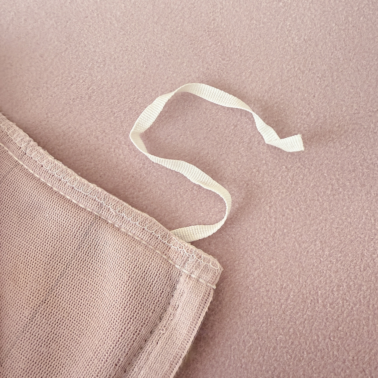 91家纺网 家纺一手货源 找家纺 典曼家纺 2025新款印花海獭绒加厚保暖四件套 紫藤花