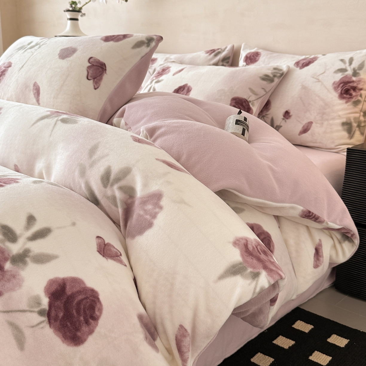 典曼家纺 2025新款印花海獭绒加厚保暖四件套 满园花香