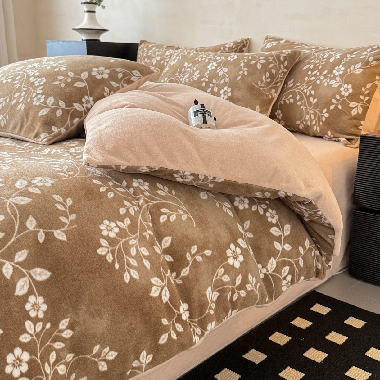 91家纺网 家纺一手货源 找家纺 典曼家纺 2025新款印花海獭绒加厚保暖四件套 花枝絮语