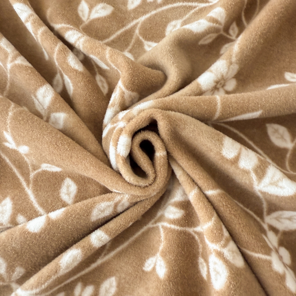 91家纺网 家纺一手货源 找家纺 典曼家纺 2025新款印花海獭绒加厚保暖四件套 花枝絮语