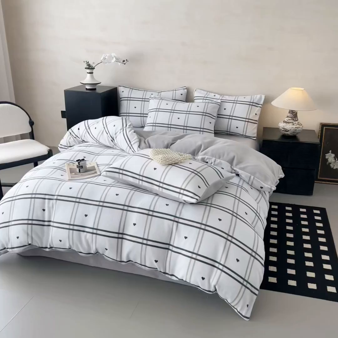 91家纺网 家纺一手货源 找家纺 典曼家纺 2025新款印花海獭绒加厚保暖四件套 格子爱心