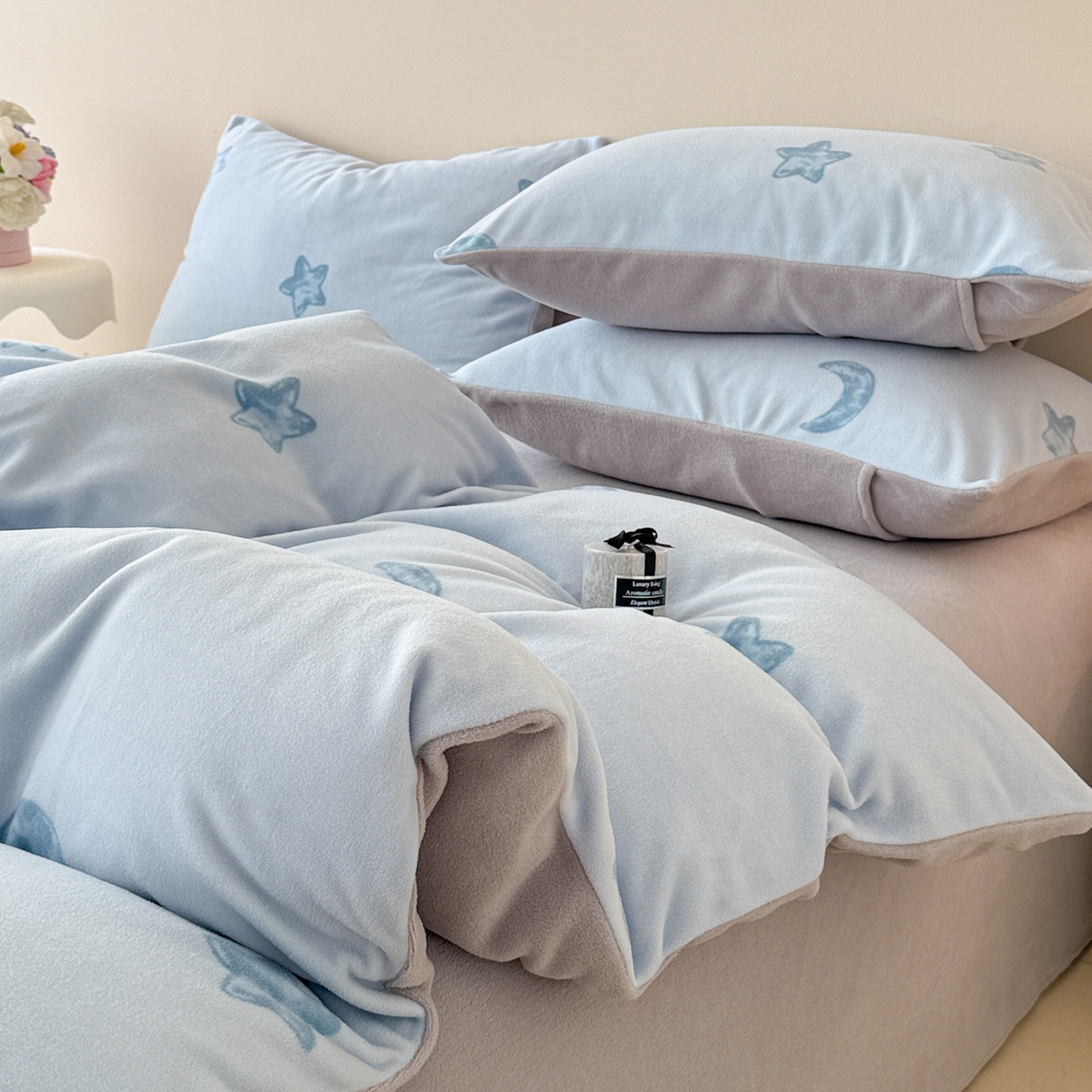 91家纺网 家纺一手货源 找家纺 典曼家纺 2025新款印花海獭绒加厚保暖四件套 星星月亮-蓝
