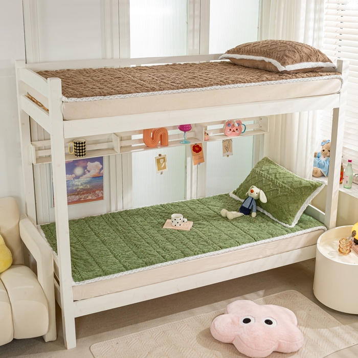 91家纺网 家纺一手货源 找家纺 暖芯优选 2025新款上下铺塔芙绒床垫 橄榄绿