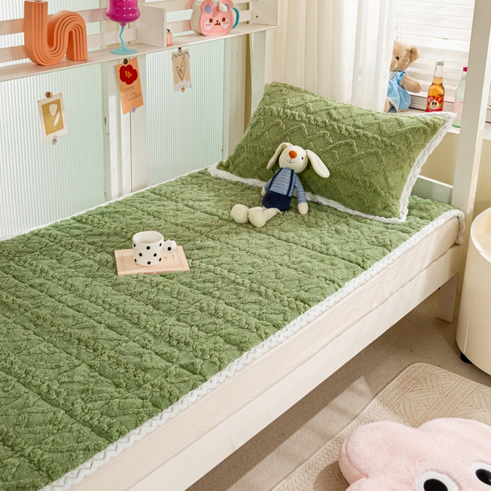 91家纺网 家纺一手货源 找家纺 暖芯优选 2025新款上下铺塔芙绒床垫 橄榄绿