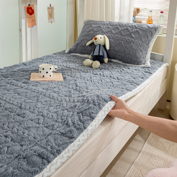 91家纺网 家纺一手货源 找家纺 暖芯优选 2025新款上下铺塔芙绒床垫 高级灰