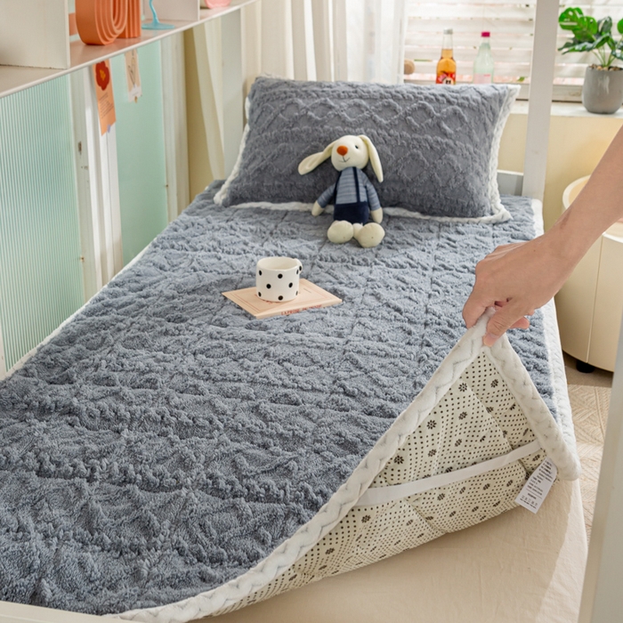 91家纺网 家纺一手货源 找家纺 暖芯优选 2025新款上下铺塔芙绒床垫 高级灰