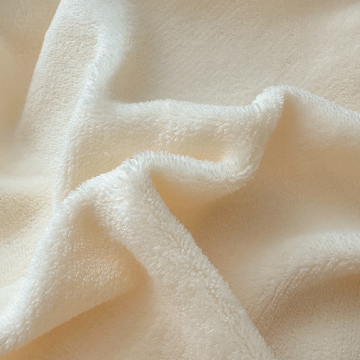 91家纺网 家纺一手货源 找家纺 小懒猪 2025新款220克A类牛奶绒纯色双拼四件套（提供买家秀） 奶白钛灰