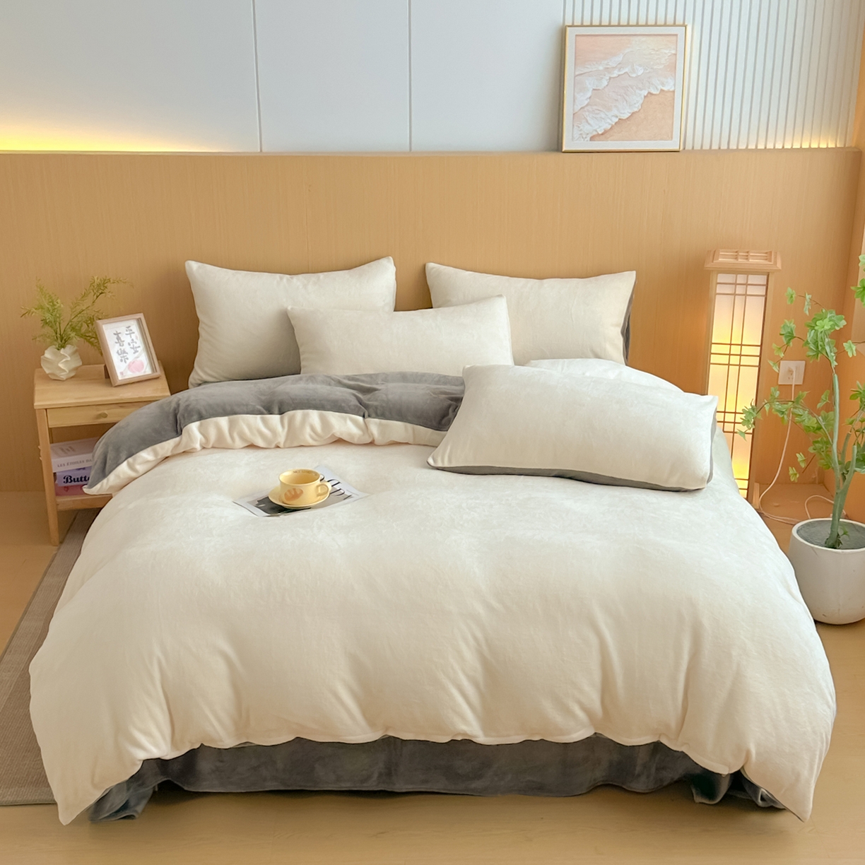 91家纺网 家纺一手货源 找家纺 小懒猪 2025新款220克A类牛奶绒纯色双拼四件套（提供买家秀） 奶白钛灰