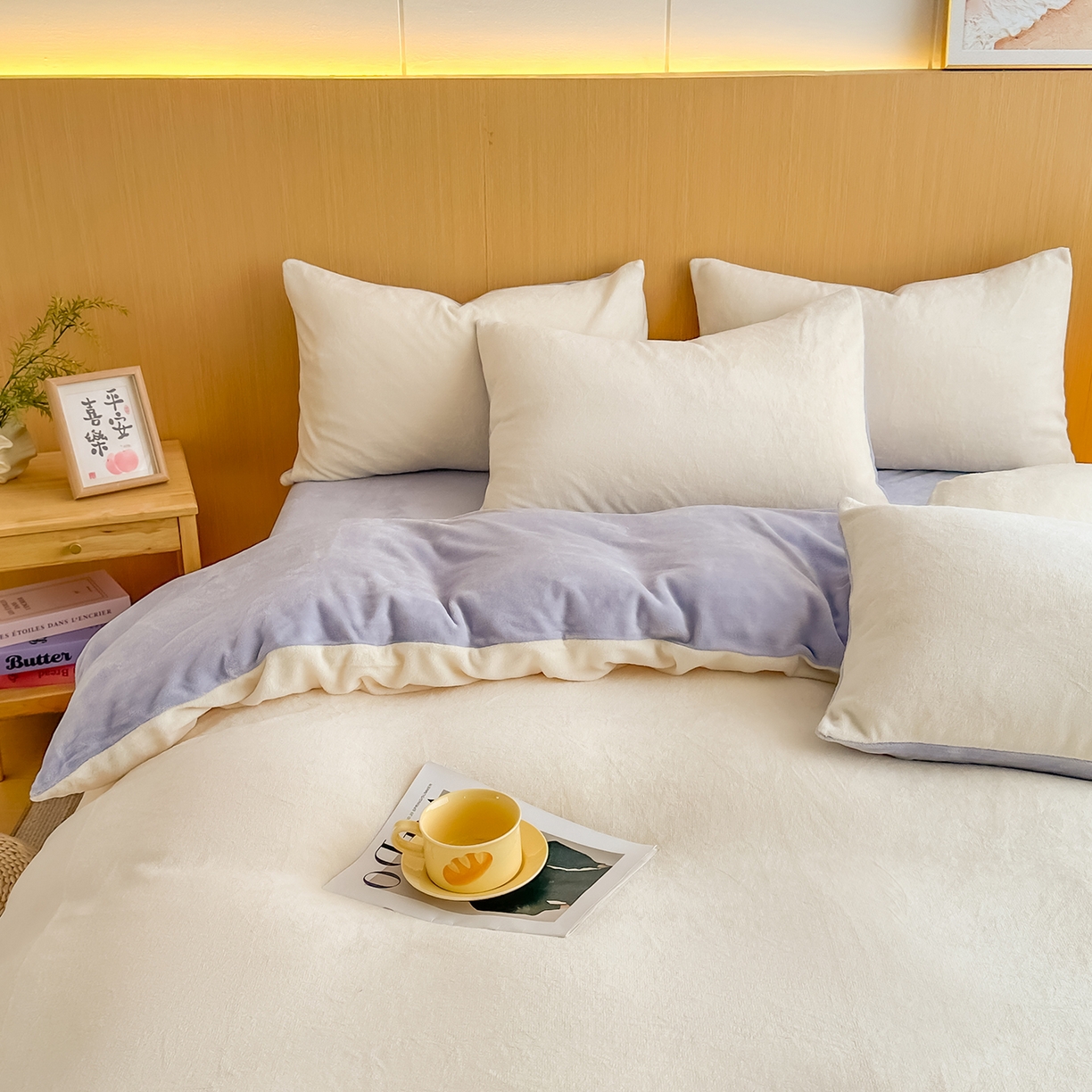 91家纺网 家纺一手货源 找家纺 小懒猪 2025新款220克A类牛奶绒纯色双拼四件套（提供买家秀） 奶白紫