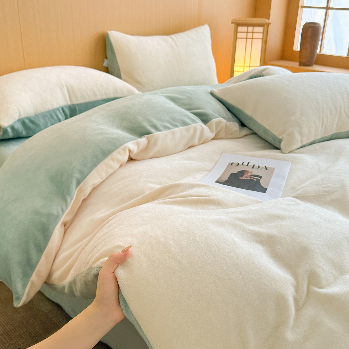 91家纺网 家纺一手货源 找家纺 小懒猪 2025新款220克A类牛奶绒纯色双拼四件套（提供买家秀） 奶白绿
