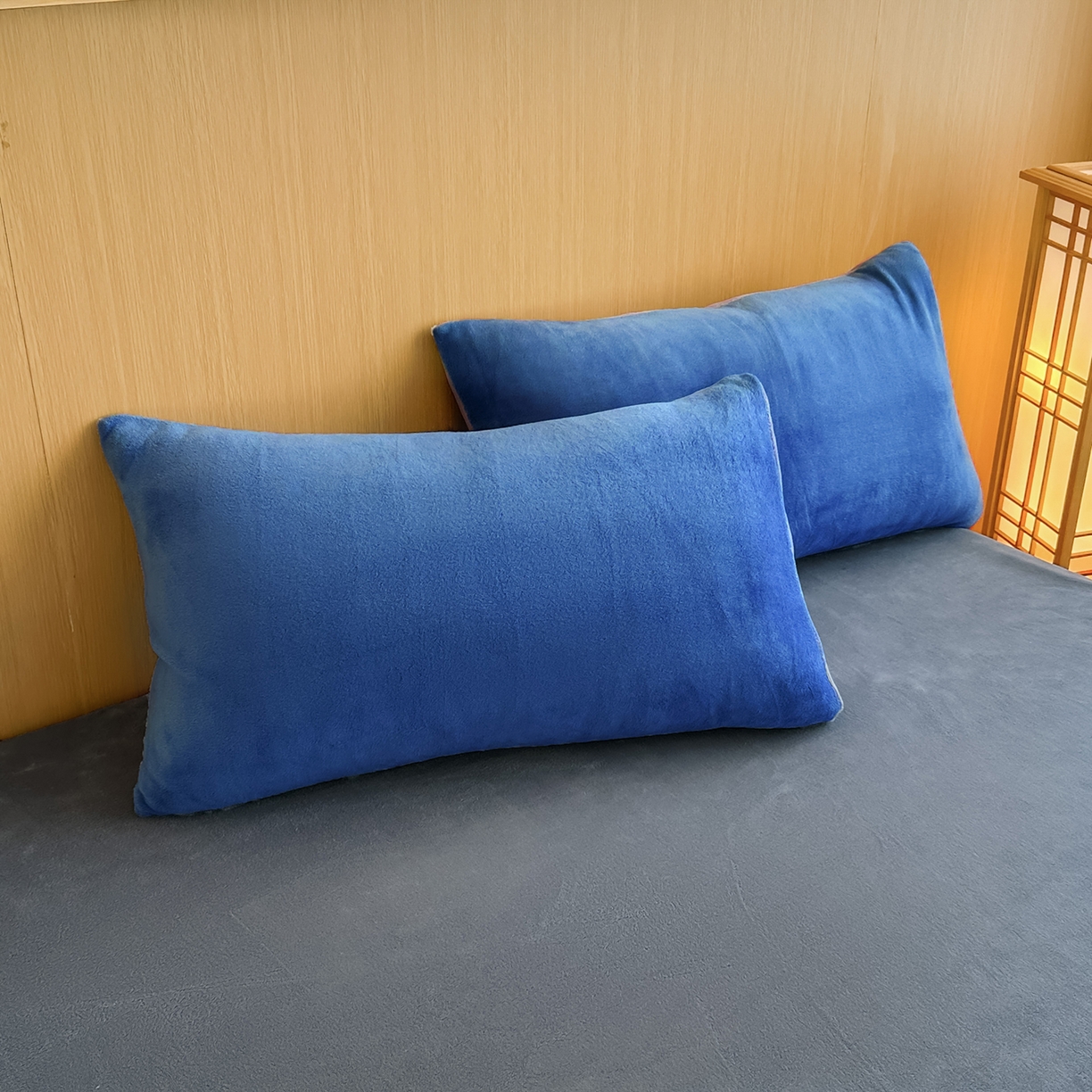 91家纺网 家纺一手货源 找家纺 小懒猪 2025新款220克A类牛奶绒纯色双拼四件套（提供买家秀） 深蓝钛灰