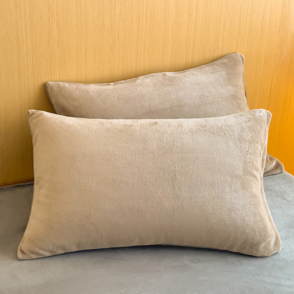 91家纺网 家纺一手货源 找家纺 小懒猪 2025新款220克A类牛奶绒纯色双拼四件套（提供买家秀） 咖钛灰