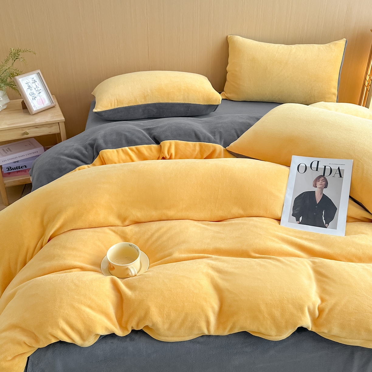 91家纺网 家纺一手货源 找家纺 小懒猪 2025新款220克A类牛奶绒纯色双拼四件套（提供买家秀） 芒果灰