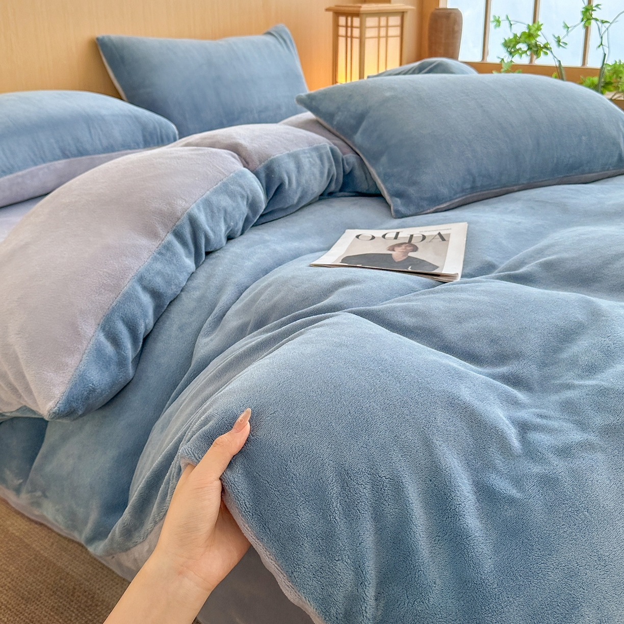 91家纺网 家纺一手货源 找家纺 小懒猪 2025新款220克A类牛奶绒纯色双拼四件套（提供买家秀） 蓝灰