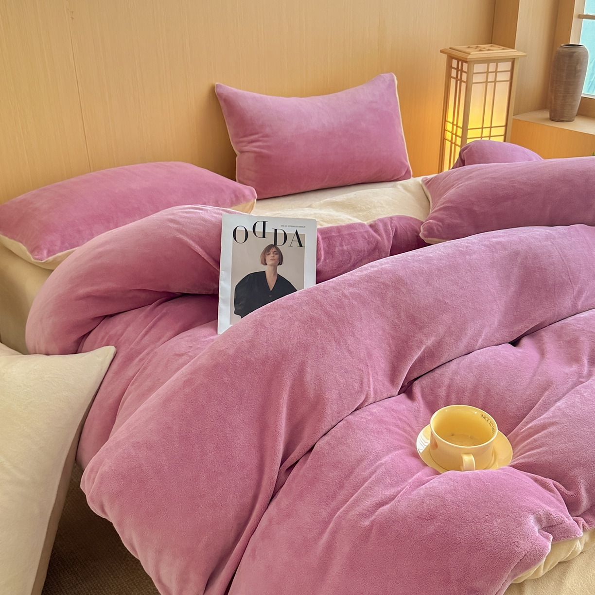 91家纺网 家纺一手货源 找家纺 小懒猪 2025新款220克A类牛奶绒纯色双拼四件套（提供买家秀） 紫粉咖