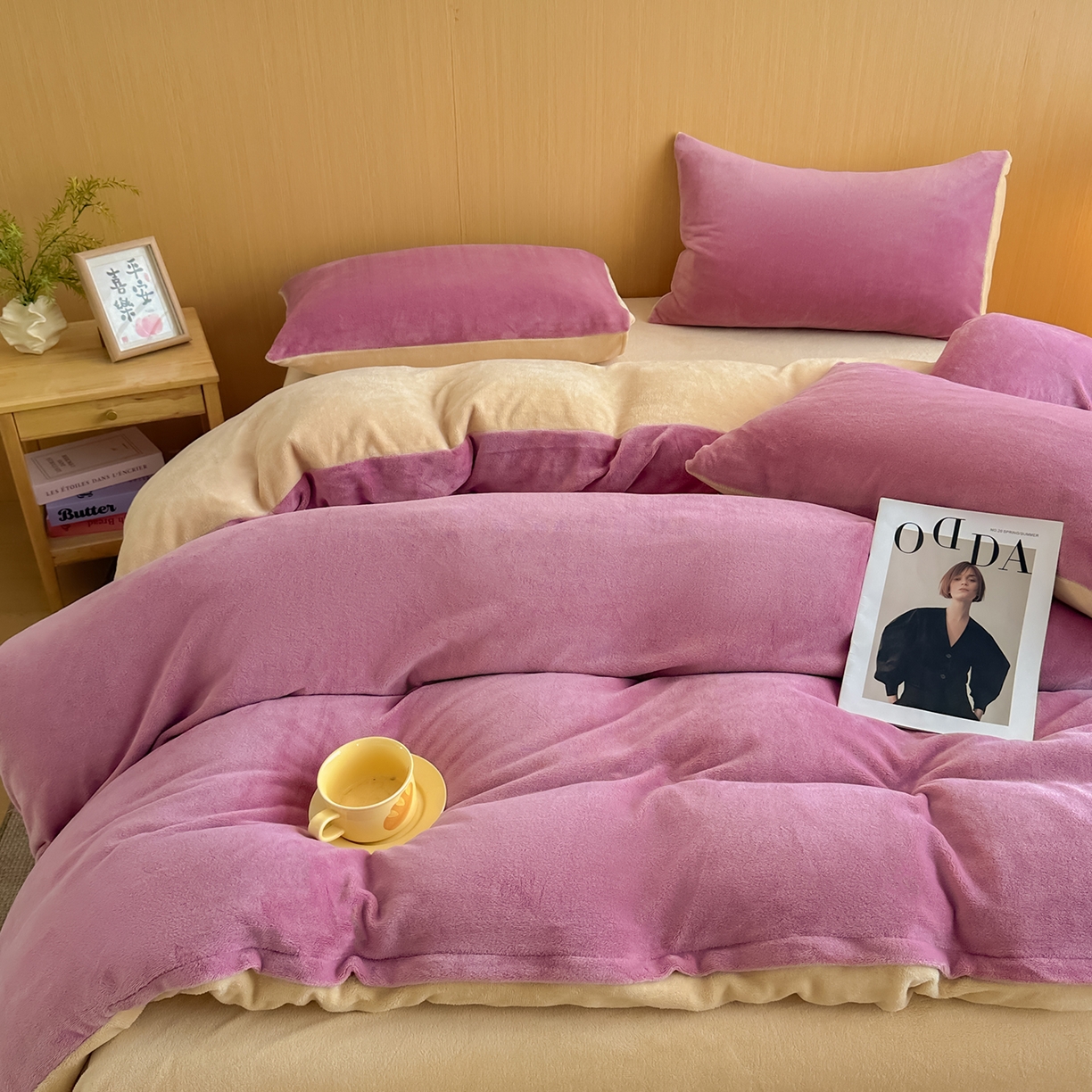91家纺网 家纺一手货源 找家纺 小懒猪 2025新款220克A类牛奶绒纯色双拼四件套（提供买家秀） 紫粉咖