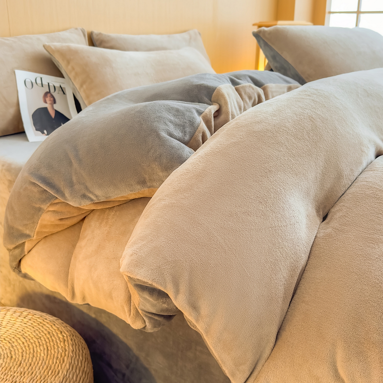 91家纺网 家纺一手货源 找家纺 小懒猪 2025新款220克A类牛奶绒纯色双拼四件套（提供买家秀） 咖钛灰