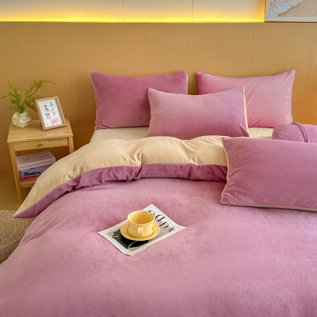 91家纺网 家纺一手货源 找家纺 小懒猪 2025新款220克A类牛奶绒纯色双拼四件套（提供买家秀） 紫粉咖