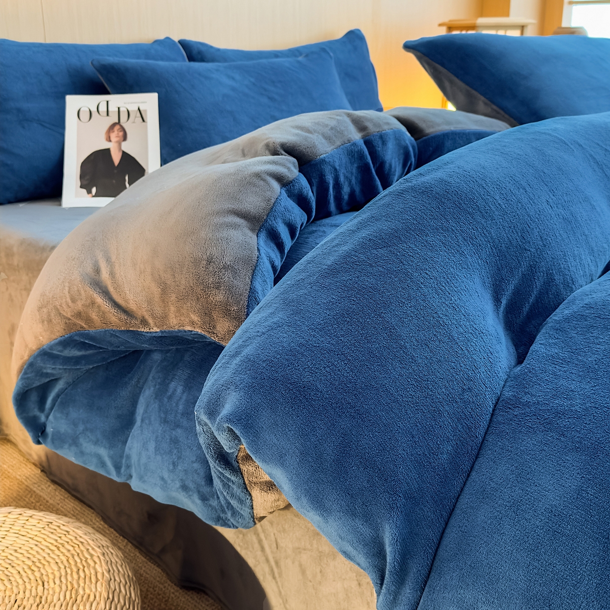 91家纺网 家纺一手货源 找家纺 小懒猪 2025新款220克A类牛奶绒纯色双拼四件套（提供买家秀） 深蓝钛灰