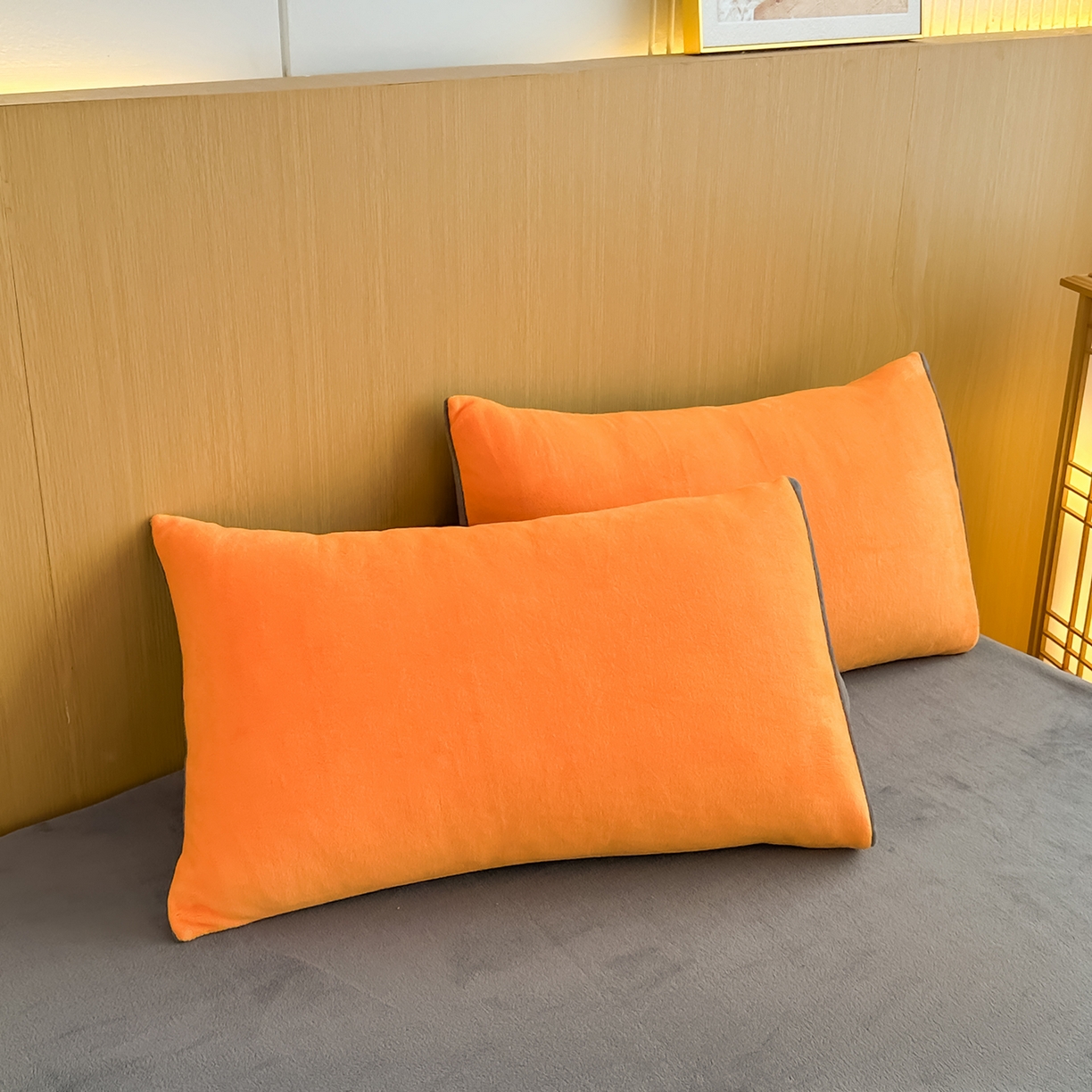 91家纺网 家纺一手货源 找家纺 小懒猪 2025新款220克A类牛奶绒纯色双拼四件套（提供买家秀） 橙灰