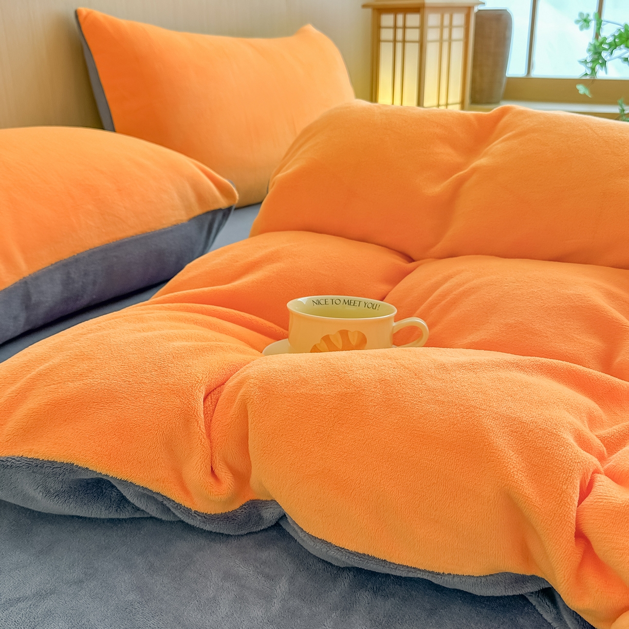 91家纺网 家纺一手货源 找家纺 小懒猪 2025新款220克A类牛奶绒纯色双拼四件套（提供买家秀） 橙灰
