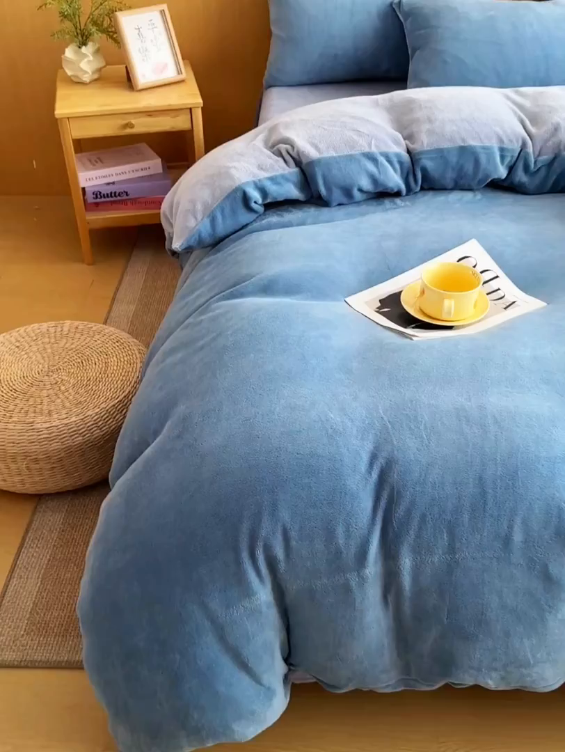 91家纺网 家纺一手货源 找家纺 小懒猪 2025新款220克A类牛奶绒纯色双拼四件套（提供买家秀） 蓝灰