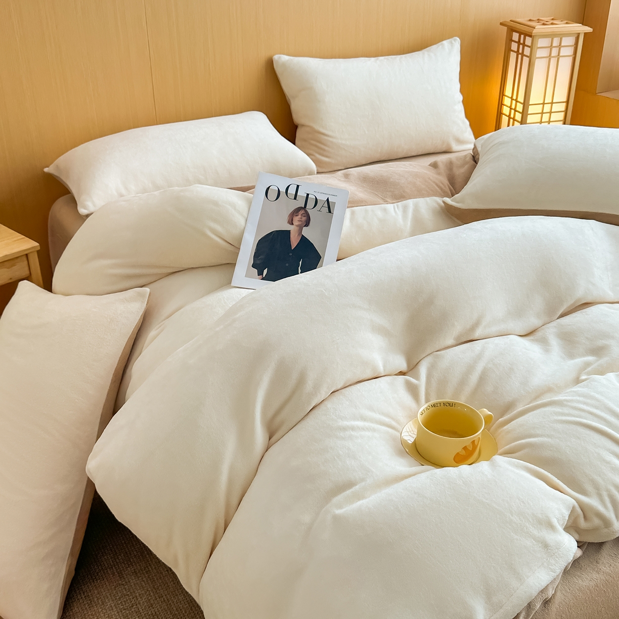 91家纺网 家纺一手货源 找家纺 小懒猪 2025新款220克A类牛奶绒纯色双拼四件套（提供买家秀） 奶白咖