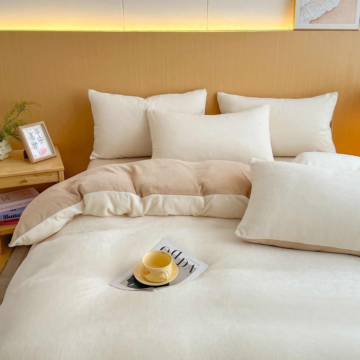 91家纺网 家纺一手货源 找家纺 小懒猪 2025新款220克A类牛奶绒纯色双拼四件套（提供买家秀） 奶白咖