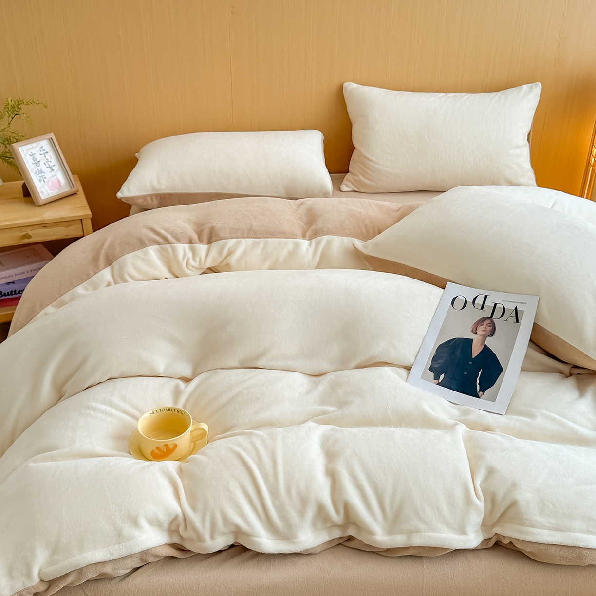 91家纺网 家纺一手货源 找家纺 小懒猪 2025新款220克A类牛奶绒纯色双拼四件套（提供买家秀） 奶白咖