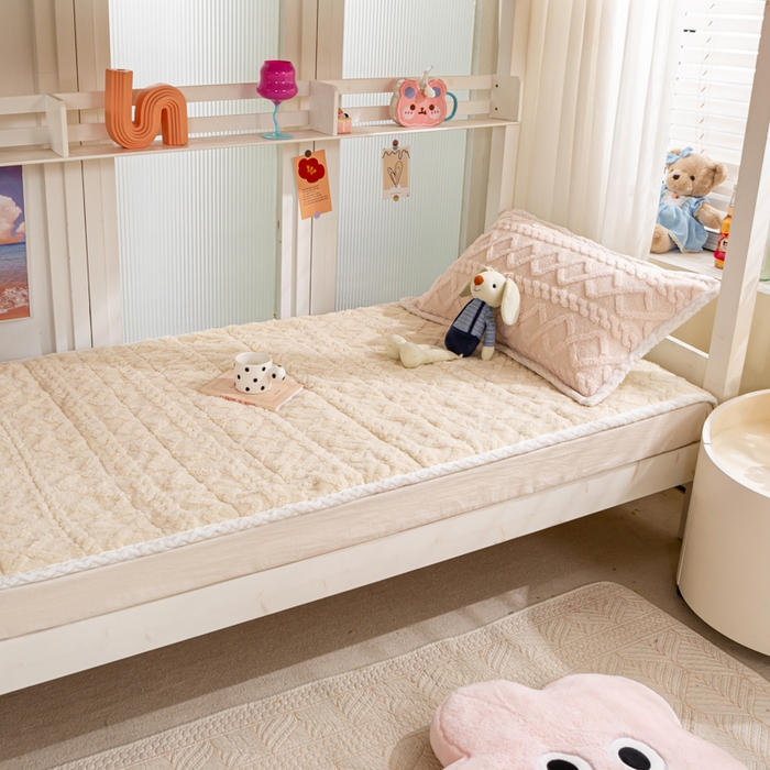 91家纺网 家纺一手货源 找家纺 暖芯优选 2025新款上下铺塔芙绒床垫 奶油白